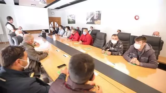 Son dakika haber... İzmir ormanlarının gönüllü ateş savaşçıları eğitimde Son dakika haber... İzmir ormanlarının gönüllü ateş savaşçıları eğitimde