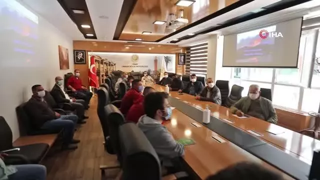 Son dakika haber... İzmir ormanlarının gönüllü ateş savaşçıları eğitimde Son dakika haber... İzmir ormanlarının gönüllü ateş savaşçıları eğitimde