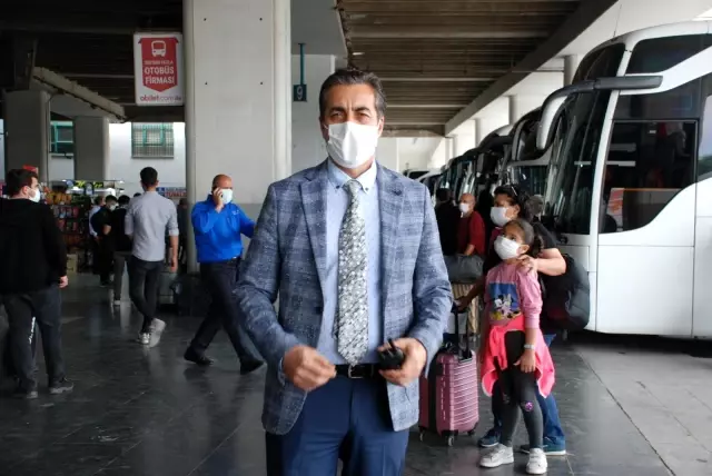 İzmir Otogarı'nda tam kapanma hareketliliği İzmir Otogarı'nda tam kapanma hareketliliği