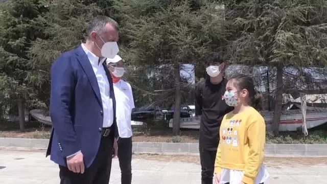 İzmit Körfezi'ni deniz uçağıyla gezmek isteyen çocukların hayali gerçek oldu İzmit Körfezi'ni deniz uçağıyla gezmek isteyen çocukların hayali gerçek oldu