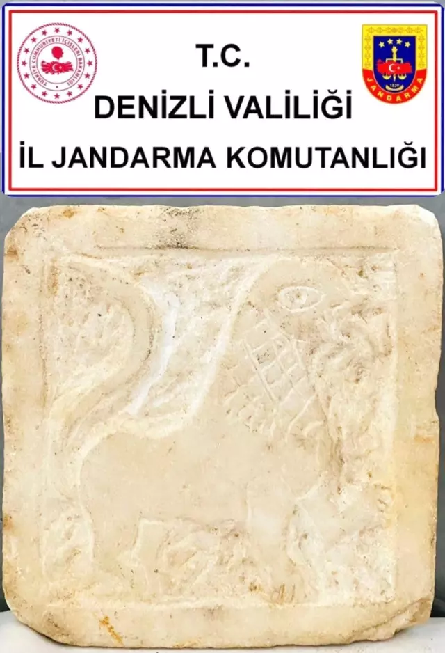 Kaçak kazı yapan 3 şüpheli tarihi eserler ile yakalandı Kaçak kazı yapan 3 şüpheli tarihi eserler ile yakalandı