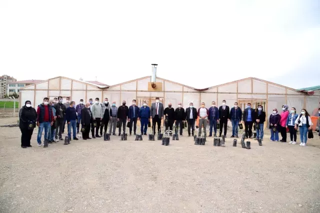 Son Dakika | Kahramankazanlı çiftçilere budama ve aşılama eğitimi Son Dakika | Kahramankazanlı çiftçilere budama ve aşılama eğitimi