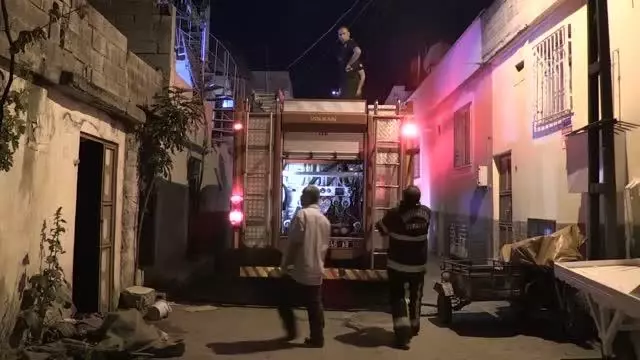 KAHRAMANMARAŞ - Bir kişinin kendi evini yaktığı iddia edildi KAHRAMANMARAŞ - Bir kişinin kendi evini yaktığı iddia edildi