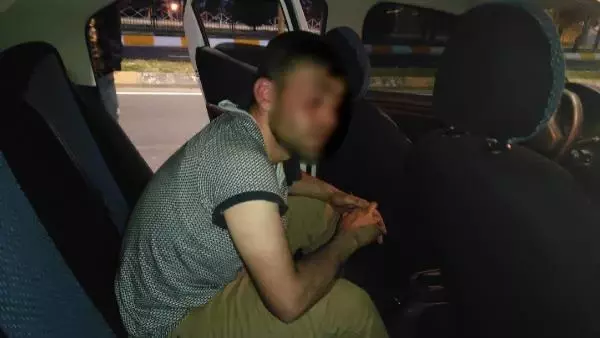 ŞANLIURFA KAMYONUN AKÜSÜNÜ ÇALANI DÖVÜP, POLİSE TESLİM ETTİLER ŞANLIURFA KAMYONUN AKÜSÜNÜ ÇALANI DÖVÜP, POLİSE TESLİM ETTİLER