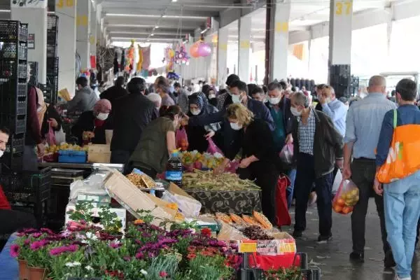 KOCAELİ KAPANMAYA SAATLER KALA PAZARDA SOSYAL MESAFE UNUTULDU KOCAELİ KAPANMAYA SAATLER KALA PAZARDA SOSYAL MESAFE UNUTULDU