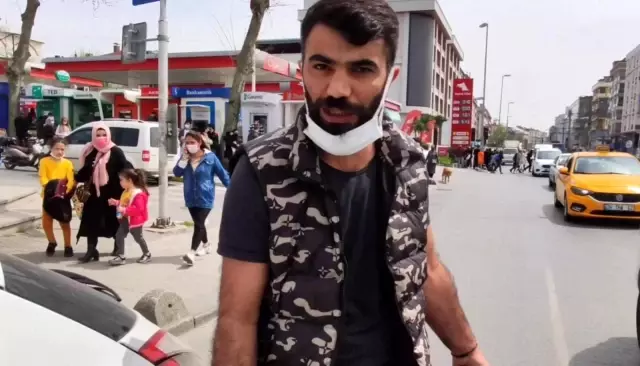 Kapısı açık şekilde ilerleyen dolmuş park halindeki otomobile çarptı, sürücüler arasında tartışma çıktı Kapısı açık şekilde ilerleyen dolmuş park halindeki otomobile çarptı, sürücüler arasında tartışma çıktı