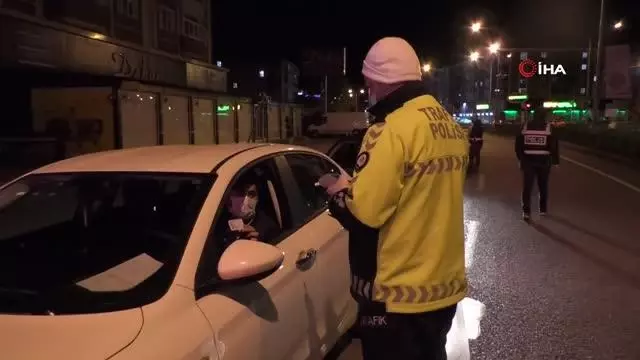 Kars'ta polis kısıtlama denetimlerine başladı Kars'ta polis kısıtlama denetimlerine başladı