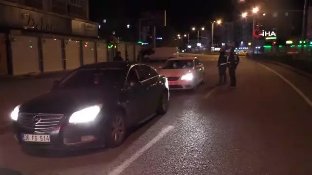 Kars'ta polis kısıtlama denetimlerine başladı Kars'ta polis kısıtlama denetimlerine başladı