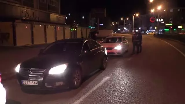 Kars'ta polis kısıtlama denetimlerine başladı Kars'ta polis kısıtlama denetimlerine başladı