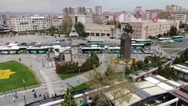 Kayseri'de 18 günlük tam kapanma öncesinde yoğunluk Kayseri'de 18 günlük tam kapanma öncesinde yoğunluk