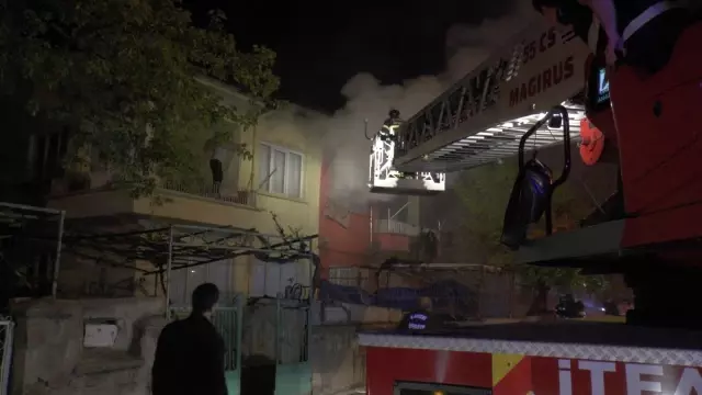 kayseri de korku dolu dakikalar evini yakan sahis kirdigi cam parcalari ile kendine zarar verdi kayseri de korku dolu dakikalar evini yakan sahis kirdigi cam parcalari ile kendine zarar verdi