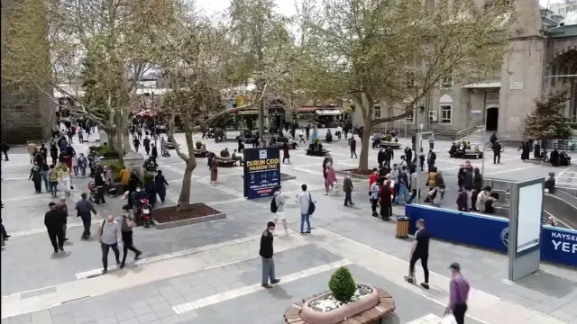 Kayseri'de 18 günlük tam kapanma öncesinde yoğunluk Kayseri'de 18 günlük tam kapanma öncesinde yoğunluk