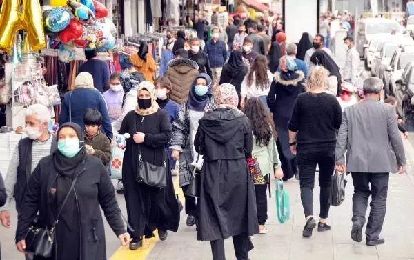 KAYSERİ SOKAKLARINDA 'TAM KAPANMA' YOĞUNLUĞU KAYSERİ SOKAKLARINDA 'TAM KAPANMA' YOĞUNLUĞU