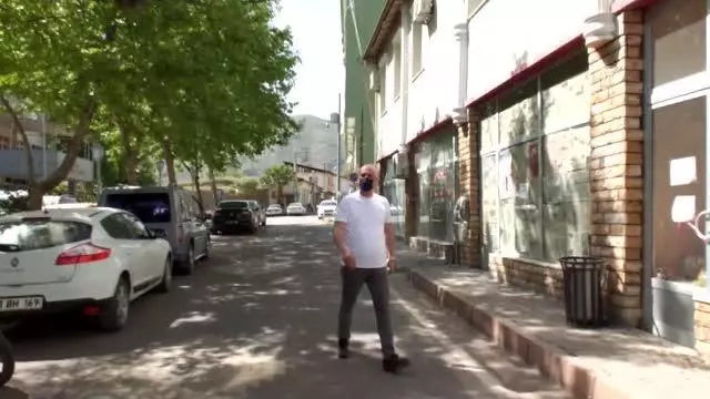 Keban'da ihtiyaç sahibi ailelere ramazan yardımı ulaştırılıyor Keban'da ihtiyaç sahibi ailelere ramazan yardımı ulaştırılıyor