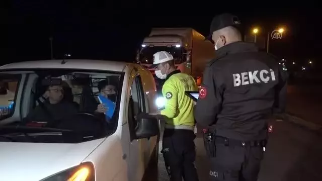 Tam kapanmaya ilişkin denetimler sürdürülüyor Tam kapanmaya ilişkin denetimler sürdürülüyor