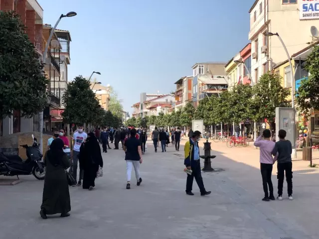 Kısıtlama öncesi alış veriş yoğunluğu Kısıtlama öncesi alış veriş yoğunluğu