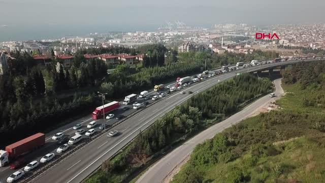 kocaeli de trafikte tam kapanma yogunlugu 14097997 o