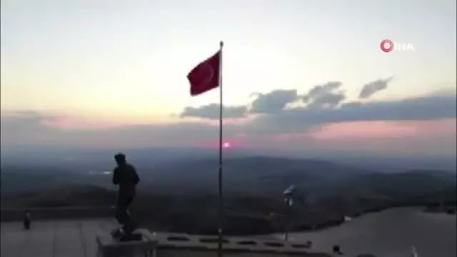 Kocatepe'de gün batımı manzarası drone ile havadan görüntülendi Kocatepe'de gün batımı manzarası drone ile havadan görüntülendi