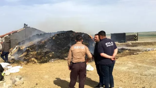 Konya'da 3 bin 500 balya saman yandı Konya'da 3 bin 500 balya saman yandı