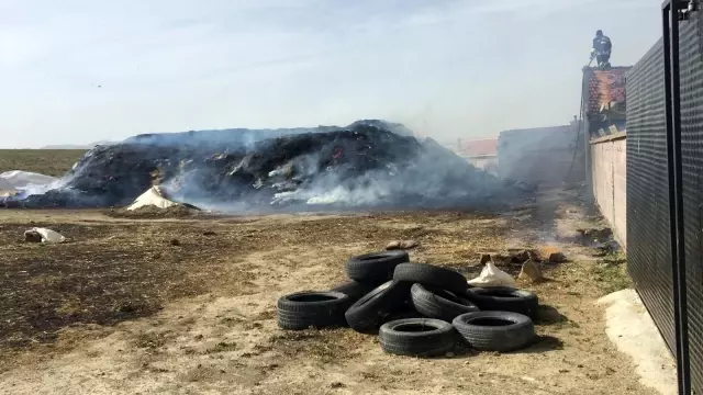 Konya'da 3 bin 500 balya saman yandı Konya'da 3 bin 500 balya saman yandı
