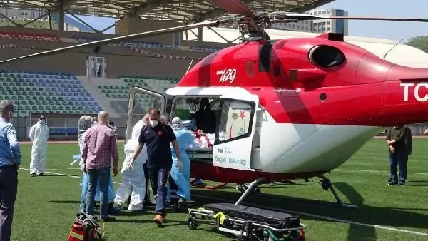 KORONAVİRÜS HASTASI, AMBULANS HELİKOPTERLE ANKARA'YA SEVK EDİLDİ KORONAVİRÜS HASTASI, AMBULANS HELİKOPTERLE ANKARA'YA SEVK EDİLDİ
