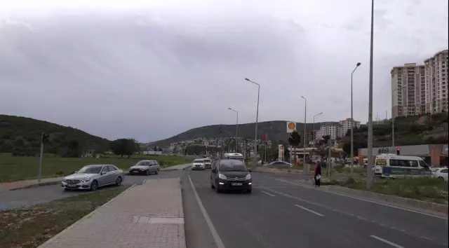 Tam kapanma öncesi Kuşadası'nda trafik kilitlendi Tam kapanma öncesi Kuşadası'nda trafik kilitlendi
