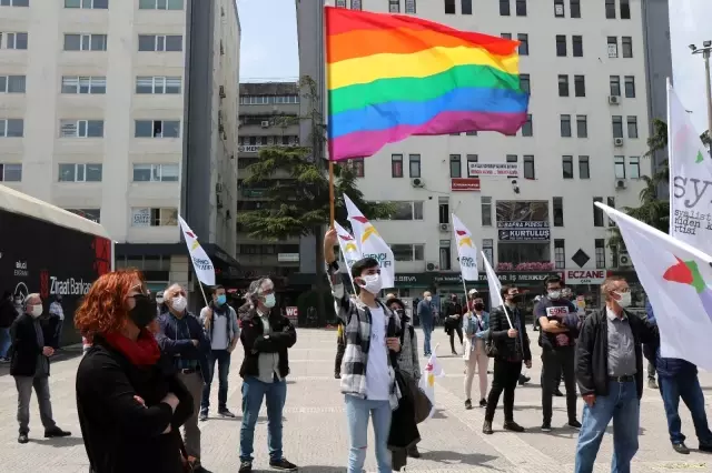 LGBTİ ve HDP'nin 1 Mayıs kutlamasında ilginç anlar LGBTİ ve HDP'nin 1 Mayıs kutlamasında ilginç anlar