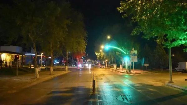 MALATYA'DA 17 GÜNLÜK 'TAM ZAMANLI KISITLAMA'DA SOKAKLAR BOŞ KALDI MALATYA'DA 17 GÜNLÜK 'TAM ZAMANLI KISITLAMA'DA SOKAKLAR BOŞ KALDI
