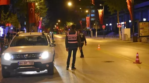 MALATYA'DA 17 GÜNLÜK 'TAM ZAMANLI KISITLAMA'DA SOKAKLAR BOŞ KALDI MALATYA'DA 17 GÜNLÜK 'TAM ZAMANLI KISITLAMA'DA SOKAKLAR BOŞ KALDI