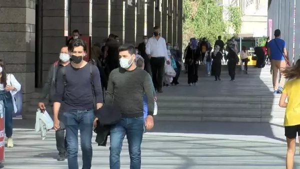 MALATYA'DA 'TAM KAPANMA' ÖNCESİ BAYRAM ALIŞVERİŞİ YOĞUNLUĞU MALATYA'DA 'TAM KAPANMA' ÖNCESİ BAYRAM ALIŞVERİŞİ YOĞUNLUĞU