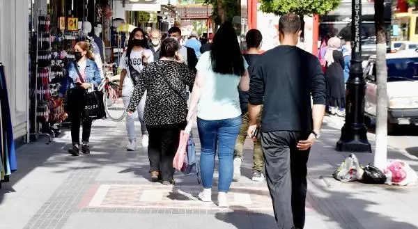 MALATYA'DA 'TAM KAPANMA' ÖNCESİ BAYRAM ALIŞVERİŞİ YOĞUNLUĞU MALATYA'DA 'TAM KAPANMA' ÖNCESİ BAYRAM ALIŞVERİŞİ YOĞUNLUĞU