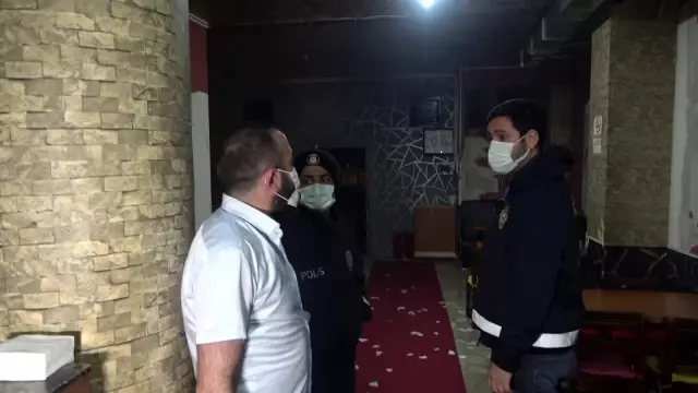 Son dakika haberleri: Maltepe'de kısıtlamayı ihlal ederek eğlence düzenleyen şahısların polisten kaçış yöntemi pes dedirtti Son dakika haberleri: Maltepe'de kısıtlamayı ihlal ederek eğlence düzenleyen şahısların polisten kaçış yöntemi pes dedirtti