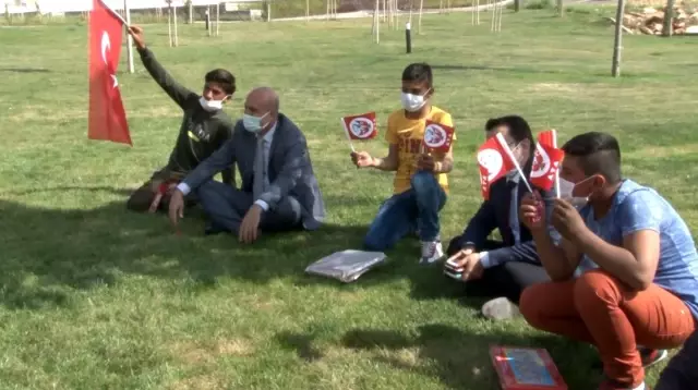 Son dakika haber... Mardin'de, Barış Pınarı harekat bölgesindeki çocuklar için 23 Nisan programı düzenlendi Son dakika haber... Mardin'de, Barış Pınarı harekat bölgesindeki çocuklar için 23 Nisan programı düzenlendi
