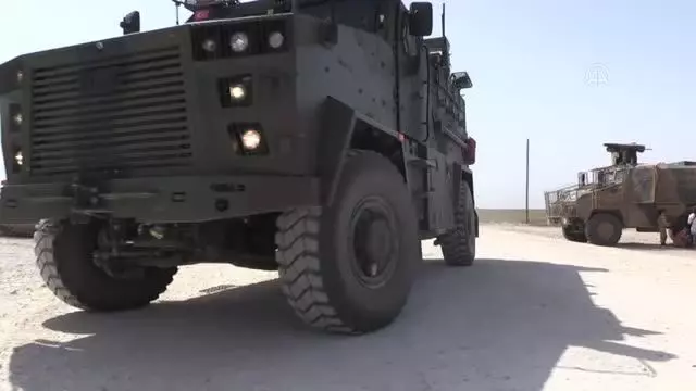 Son dakika: Mehmetçik, Türkiye'ye getirdiği Suriyeli çocukların yüzünü güldürdü Son dakika: Mehmetçik, Türkiye'ye getirdiği Suriyeli çocukların yüzünü güldürdü