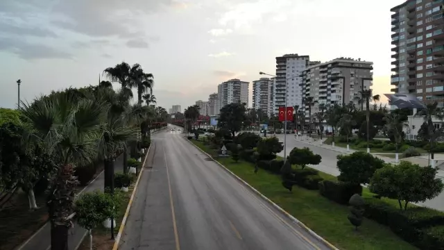 Mersin'de 17 günlük 'tam kapanma' başladı Mersin'de 17 günlük 'tam kapanma' başladı