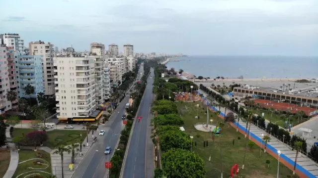 Mersin'de 17 günlük 'tam kapanma' başladı Mersin'de 17 günlük 'tam kapanma' başladı