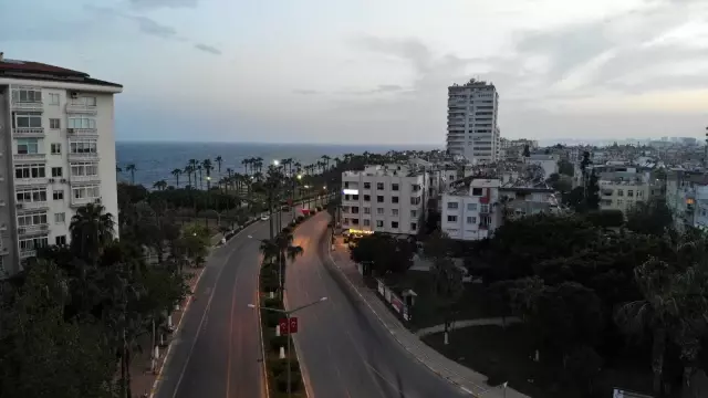 Mersin'de 17 günlük 'tam kapanma' başladı Mersin'de 17 günlük 'tam kapanma' başladı