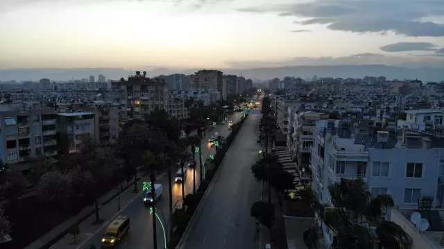 Mersin'de 17 günlük 'tam kapanma' başladı Mersin'de 17 günlük 'tam kapanma' başladı