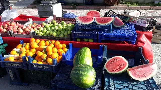 Merzifon'da kısıtlama öncesi alışveriş telaşı Merzifon'da kısıtlama öncesi alışveriş telaşı