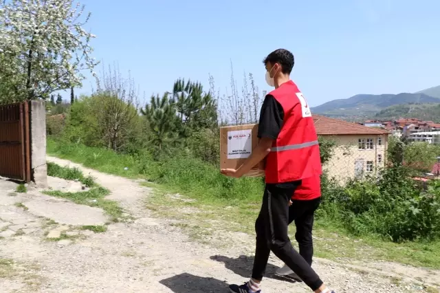 Mesut Özil; Ramazan'da hemşehrilerine sahip çıktı Mesut Özil; Ramazan'da hemşehrilerine sahip çıktı