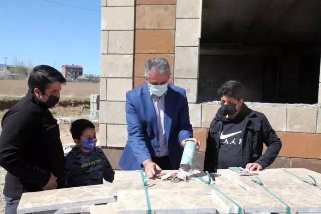 Son dakika! Şehit Eren Öztürk'ün 'cami inşaatı' vasiyetine minik Yunus Emre sahip çıktı Son dakika! Şehit Eren Öztürk'ün 'cami inşaatı' vasiyetine minik Yunus Emre sahip çıktı