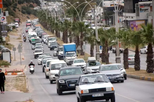 Muğla Büyükşehir Belediye Başkanı Gürün'den Bodrum'a akın eden tatilcilere uyarı Muğla Büyükşehir Belediye Başkanı Gürün'den Bodrum'a akın eden tatilcilere uyarı