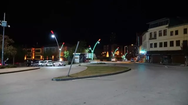 Muş'ta 17 günlük tam kapanma dönemi başladı Muş'ta 17 günlük tam kapanma dönemi başladı
