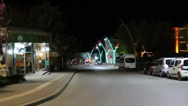 Muş'ta 17 günlük tam kapanma dönemi başladı Muş'ta 17 günlük tam kapanma dönemi başladı