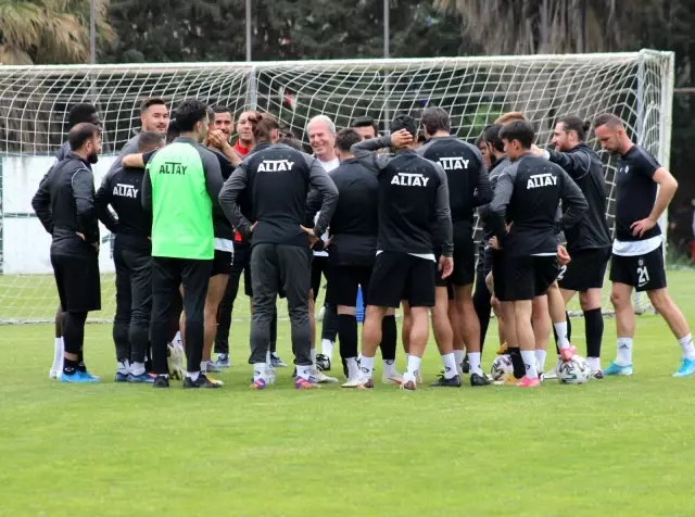 Mustafa Denizli: 'Buraya laf olsun diye gelmedim' Mustafa Denizli: 'Buraya laf olsun diye gelmedim'