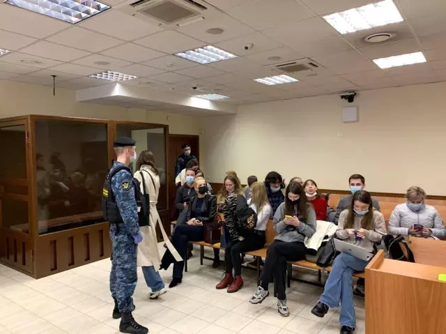 - Navalny açlık grevini sonlandırmasının ardından hakim karşısına çıktı - Navalny açlık grevini sonlandırmasının ardından hakim karşısına çıktı