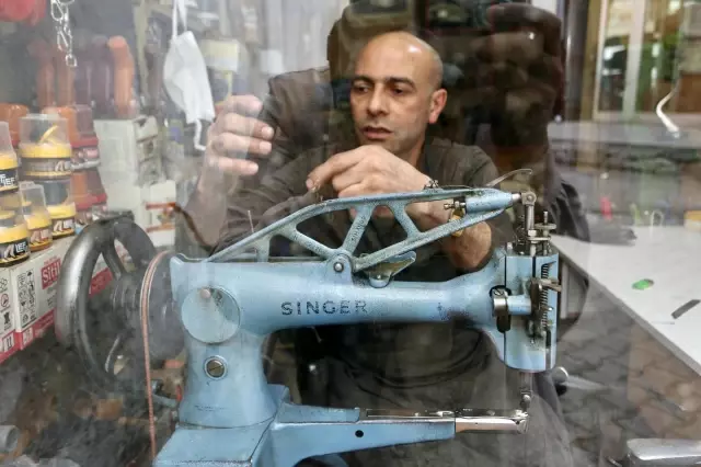 Nostalji kokan dükkanında dede mesleğini sürdürüyor Nostalji kokan dükkanında dede mesleğini sürdürüyor