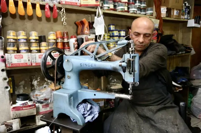 Nostalji kokan dükkanında dede mesleğini sürdürüyor Nostalji kokan dükkanında dede mesleğini sürdürüyor