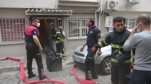 AYDIN OCAKTA UNUTULAN İFTAR YEMEĞİ MUTFAĞI KÜLE ÇEVİRDİ; 1 KİŞİ DUMANDAN ETKİLENDİ AYDIN OCAKTA UNUTULAN İFTAR YEMEĞİ MUTFAĞI KÜLE ÇEVİRDİ; 1 KİŞİ DUMANDAN ETKİLENDİ