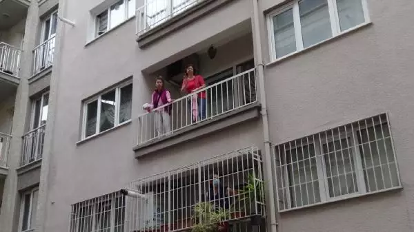 AYDIN OCAKTA UNUTULAN İFTAR YEMEĞİ MUTFAĞI KÜLE ÇEVİRDİ; 1 KİŞİ DUMANDAN ETKİLENDİ AYDIN OCAKTA UNUTULAN İFTAR YEMEĞİ MUTFAĞI KÜLE ÇEVİRDİ; 1 KİŞİ DUMANDAN ETKİLENDİ